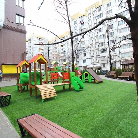 Sky House Central Apartment Кишинів Екстер'єр фото